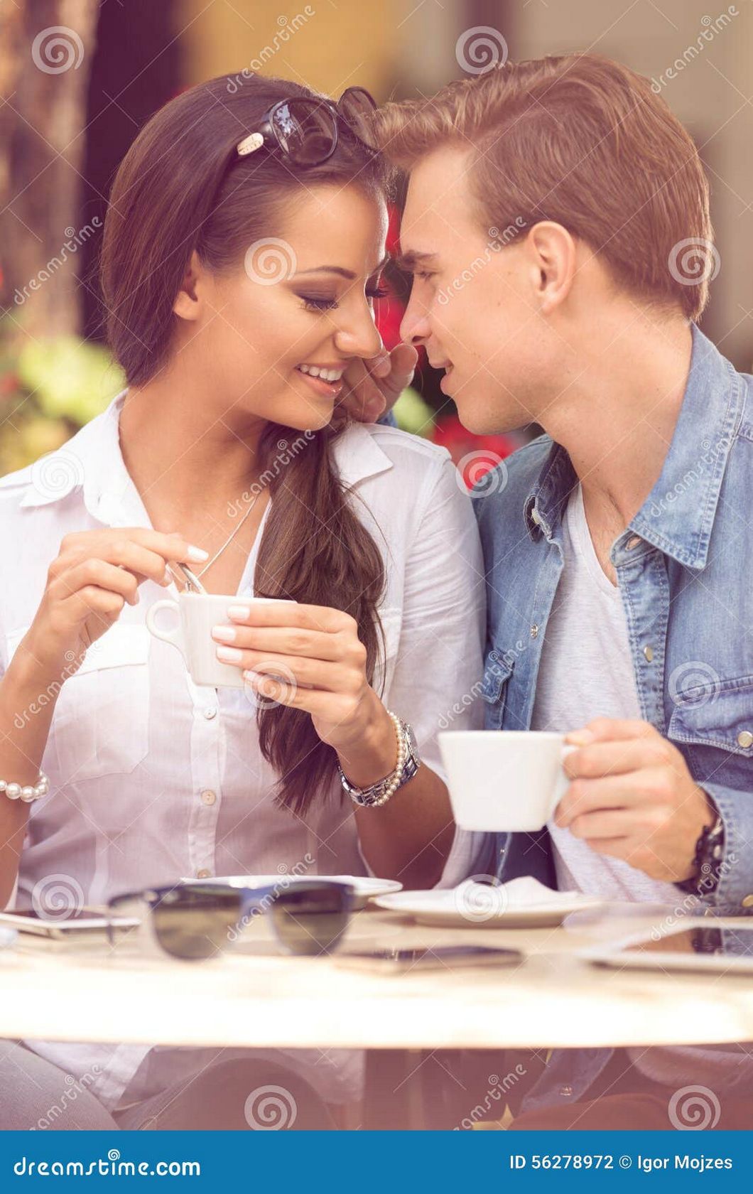 Navigating Love in the Digital Age with DreMeet